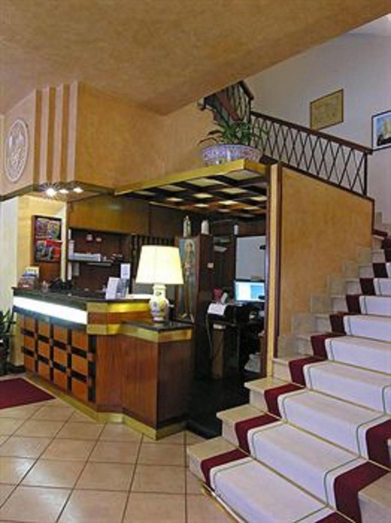 Hotel San Francesco Ассізі Екстер'єр фото